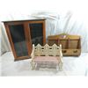 Image 1 : LOT 3 MISC DOLL FURNITURE & DISPLAY