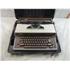 Image 1 : ROYAL ACADEMY VINTAGE TYPEWRITER