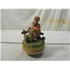 Image 1 : VINTAGE HUMMEL FIGURINE MUSIC BOX