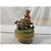 Image 2 : VINTAGE HUMMEL FIGURINE MUSIC BOX