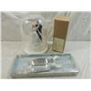 Image 1 : LOT 3 WEDDING ITEMS, TOPPER, CANDLE, CAKE SET