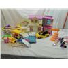 Image 2 : BOX LOT BARBIE PLAYSETS