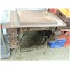 Image 1 : ANTIQUE SINGER SEWING MACHINE