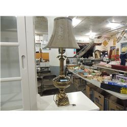 ELEGANT GLASS & BRASS TABLE LAMP