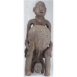 Szobor Kamerun, bamileke (?) 20. sz., faragott fa