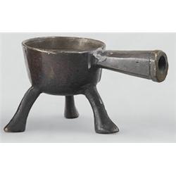 Patikaedény német, 18. sz., bronz
