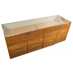 Counter Top Display Case 3