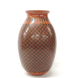 Large Mata Ortiz Eye Dazzler Jar by Luis Ortiz