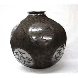 Large Mata Ortiz Textured Jar by Lucie Soto