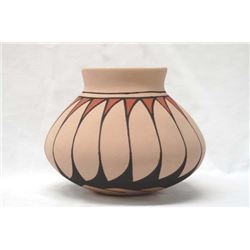Mata Ortiz Polychrome Jar by Elisa Ortiz