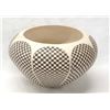 Image 2 : Mata Ortiz Eye Dazzler Jar by Rosendo Rodriquez