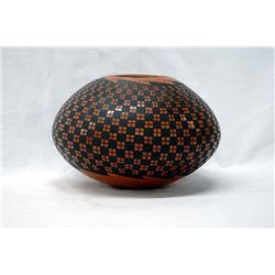 Mata Ortiz Eye Dazzler Seed Jar by Luis Ortiz