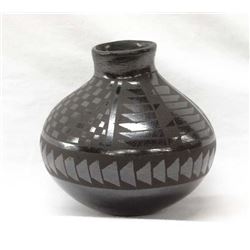 Mata Ortiz Black on Black Jar by Lupe M.