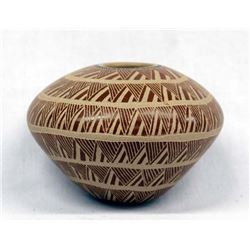 Mata Ortiz Sgraffito Seed Jar by Luis Ortiz