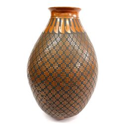 Mata Ortiz Eye Dazzler Jar by Briana Bejarano