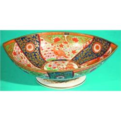 WORCESTER OVAL CENTER BOWL - Painted porcelain, pagoda center surrounded by 3 bird panels.  H-5",...