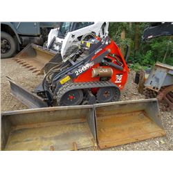 THOMAS 25GT 2 SPEED TRACK MINI-STAND ON UNILOADER