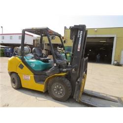 2011 KOMATSU 40 PROPANE FORK LIFT