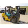 Image 1 : 2011 KOMATSU 40 PROPANE FORK LIFT