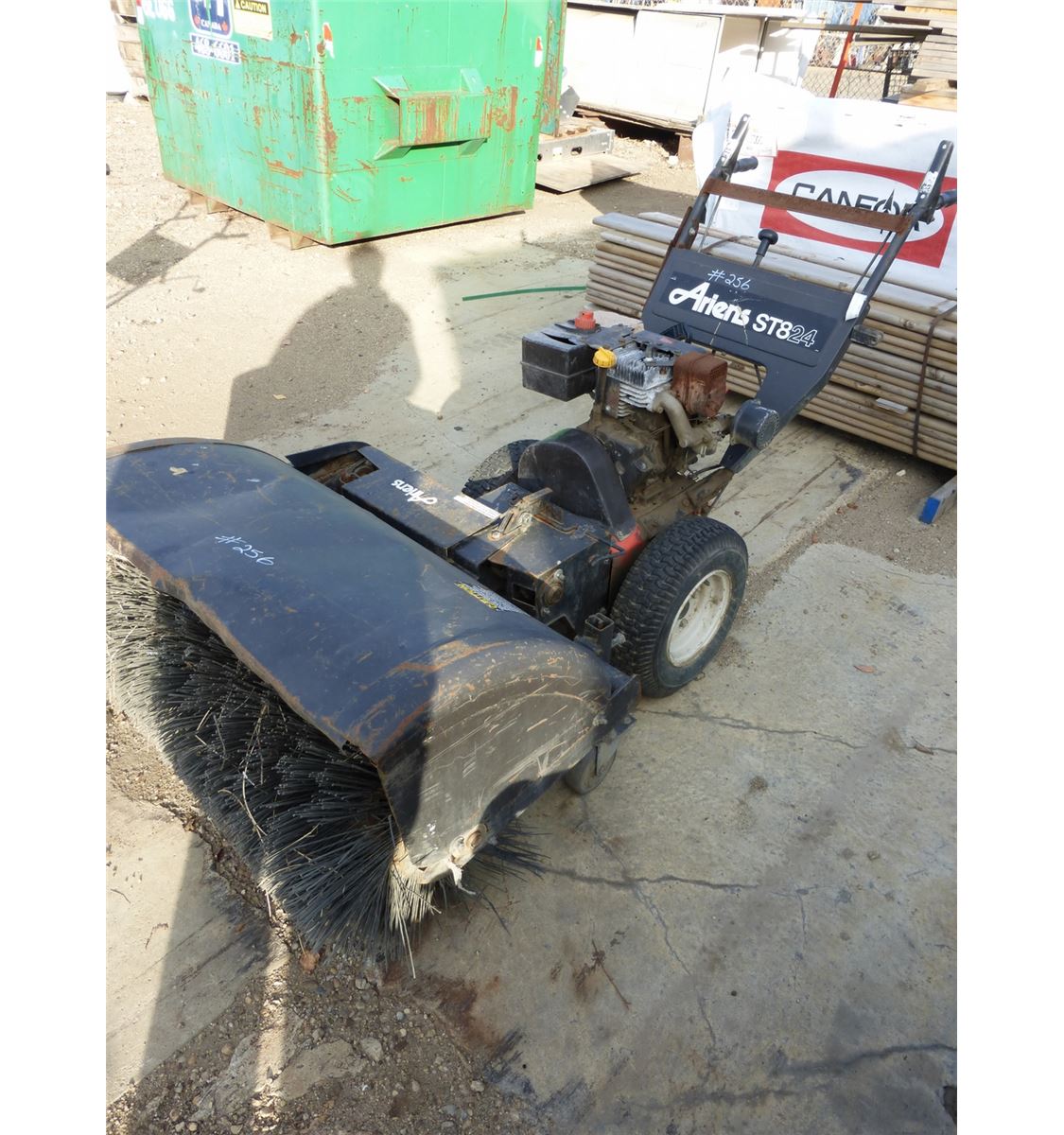 ARIENS ST824 SWEEPER