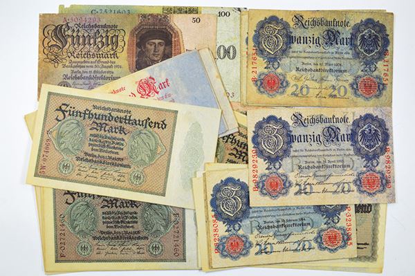 Money In 1900 Reichsbanknote and others. 1900-1923.