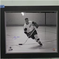 SIGNED GORDIE HOWE PHOTO (16X20)