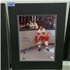 Image 1 : SIGNED GORDIE HOWE PHOTO (16X11)