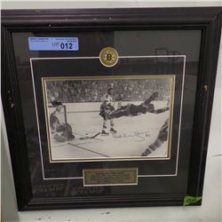 SIGNED BOBBY ORR  "THE GOAL" (11X8)