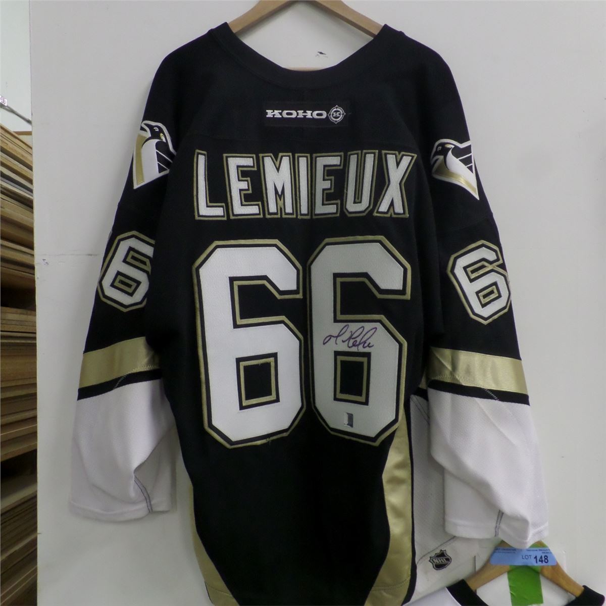 SIGNED MARIO LEMIEUX JERSEY