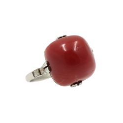 Art Deco 18k Gold Sugarloaf Coral Ring