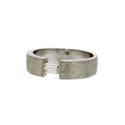 18k Gold Diamond Ring