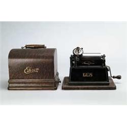 EDISON GEM CYLINDER PHONOGRAPH IN OAK CASE.