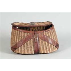 LARGE LEATHER FISHING CREEL.