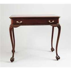 MAHOGANY ONE DRAWER TABLE.