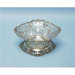 MAPPIN & WEBB - A sterling silver pierce work fruit bowl. Fully hallmarked for Sheffield, 1917 an…