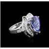 Image 2 : 14KT White Gold 4.58ct Tanzanite and Diamond Ring