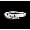 Image 1 : 10KT White Gold 0.10ctw Diamond Ring