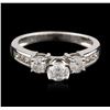 Image 1 : 14KT White Gold 0.60ctw Diamond Ring