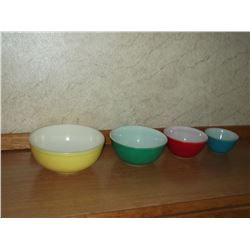 Pyrex Bowl Set