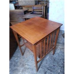 1/4 Cut Oak Parlour Table