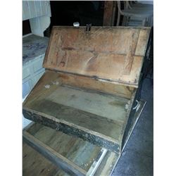 Early Counter Writing Desk / 3 Service Station Lights