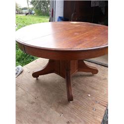 1/4 Cut Oak Split Pedestal Round Table with Leaves