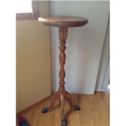 Maple Pedestal w/inlaid Maple Top & Lions Claw Feet on Base
