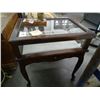 Image 1 : Mahogany Shadow Box Table