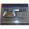 Image 2 : Lot of (2) Mitutoyo Micrometers