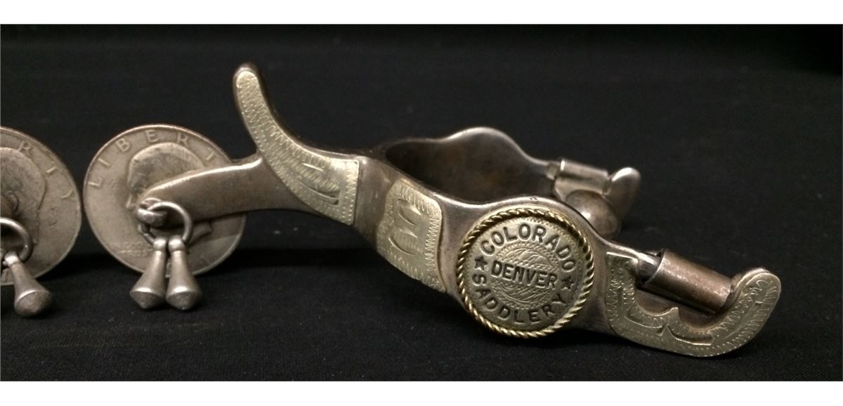 Ancienne boîte marocaine argentée. Métal