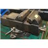 Image 1 : SWIVEL BENCH VISE