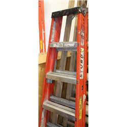 ORANGE 5ft LADDER