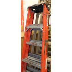 ORANGE 5ft LADDER