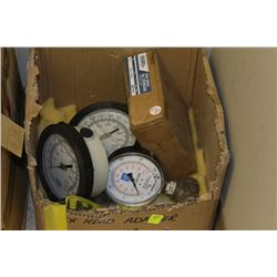 BOX OF ASSORTED SIZED PRESSURE GAUGES